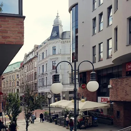 De Don Pedro アパート